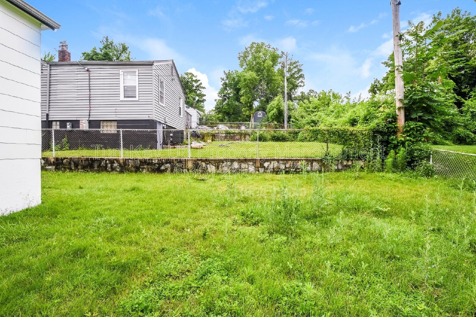 Looking for a spacious 3-bedroom rental? Check out 7150 Manette Dr! Section 8 Welcome. property image