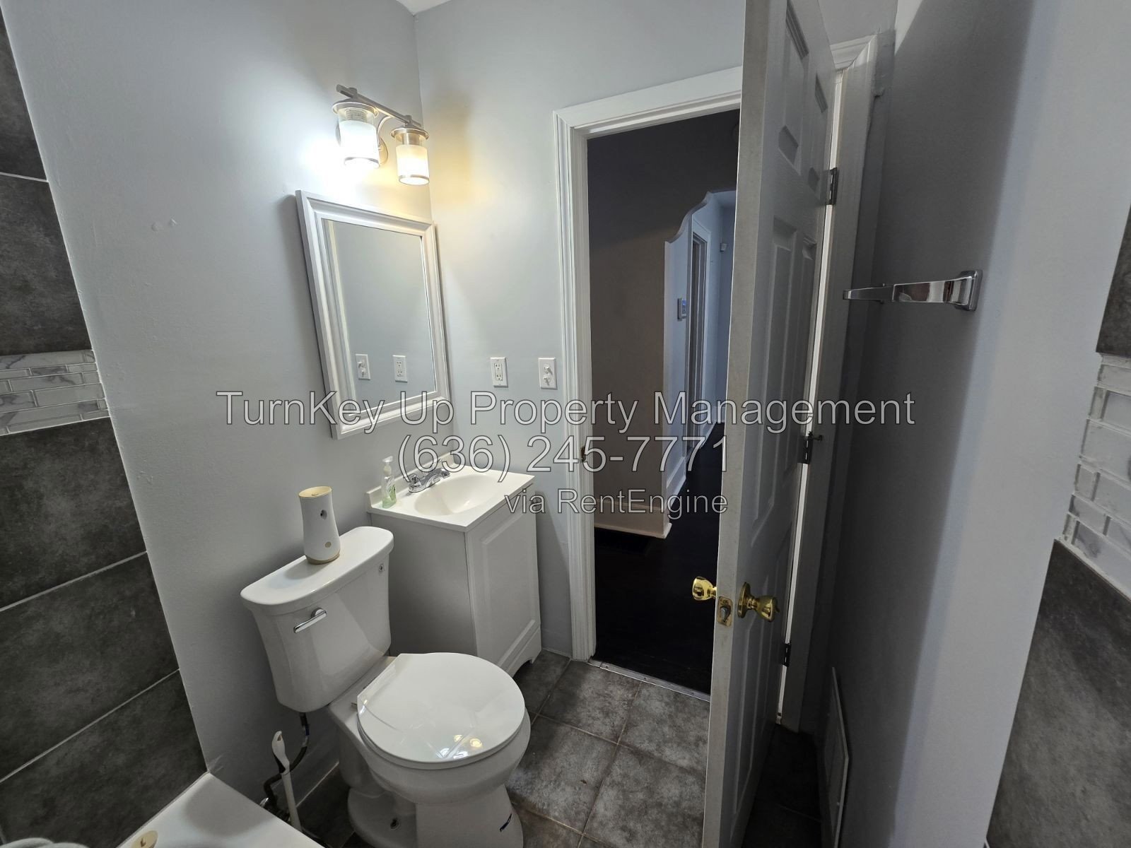 Cozy & Inviting 2-Bedroom Saint Louis Home | 920 Sq Ft Comfort | Section 8 Welcome! property image