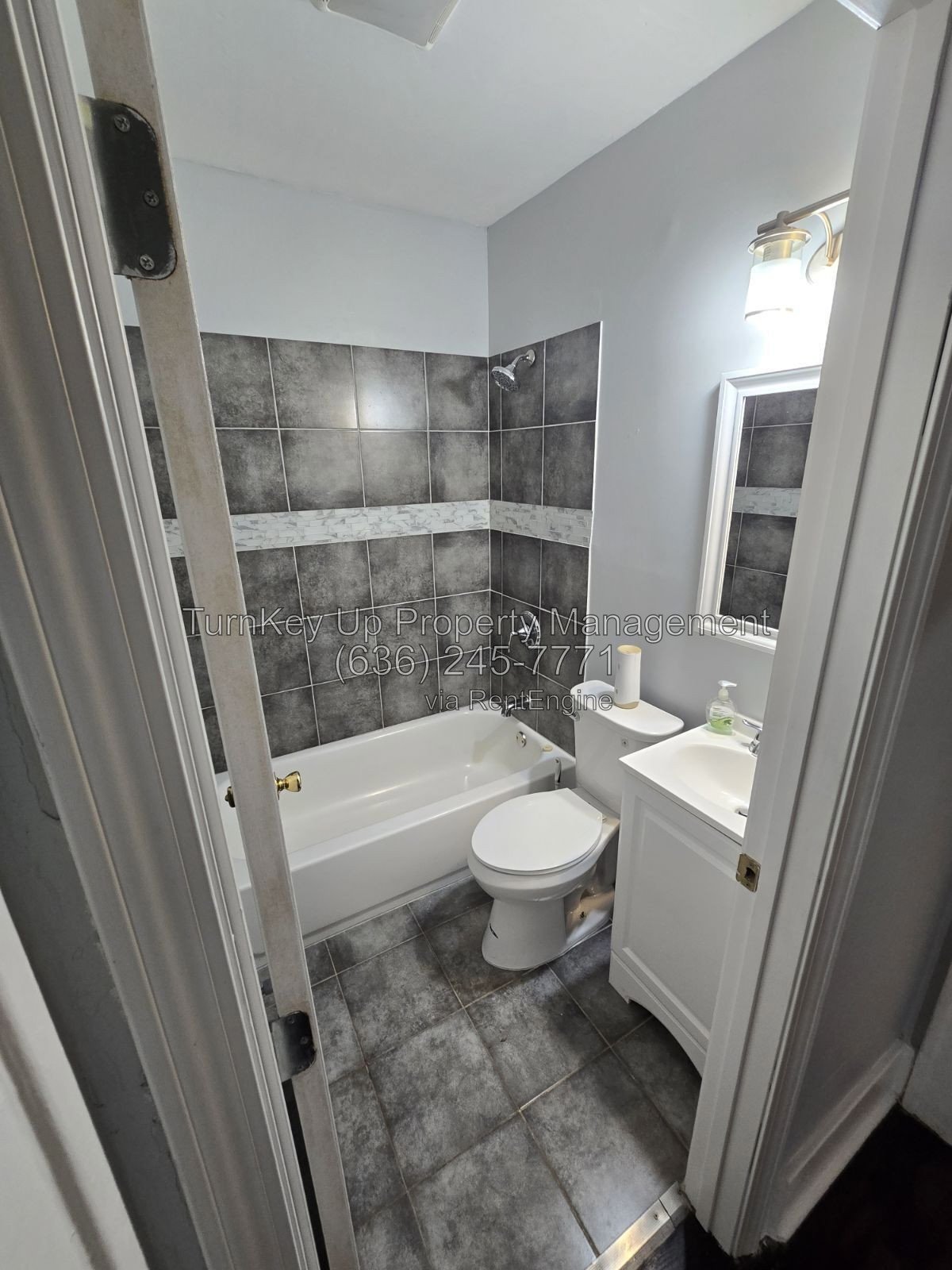 Cozy & Inviting 2-Bedroom Saint Louis Home | 920 Sq Ft Comfort | Section 8 Welcome! property image